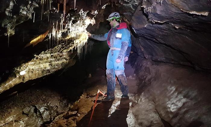 Parkwood Outdoors Dolygaer - Underground caving adventures for all abilities